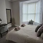 Amber House Retreat Apartment *
