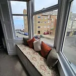 Apartment Amber House Retreat
